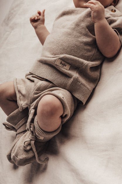 Baje Studio - knitted shortsleeve baby Cruz - sand melange