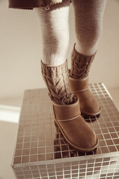 Knitted legwarmer ~ taupe