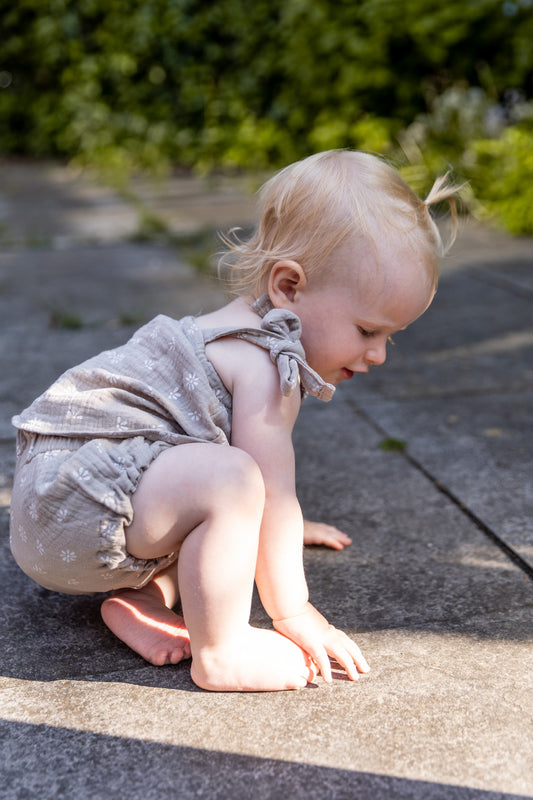 Bloomer beige flower - handmade